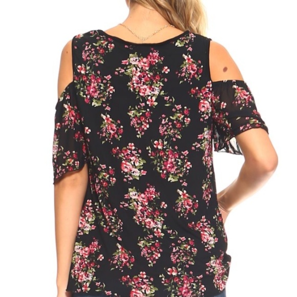 Women's Cold Shoulder Top with Necklace - Picture 7 of 7